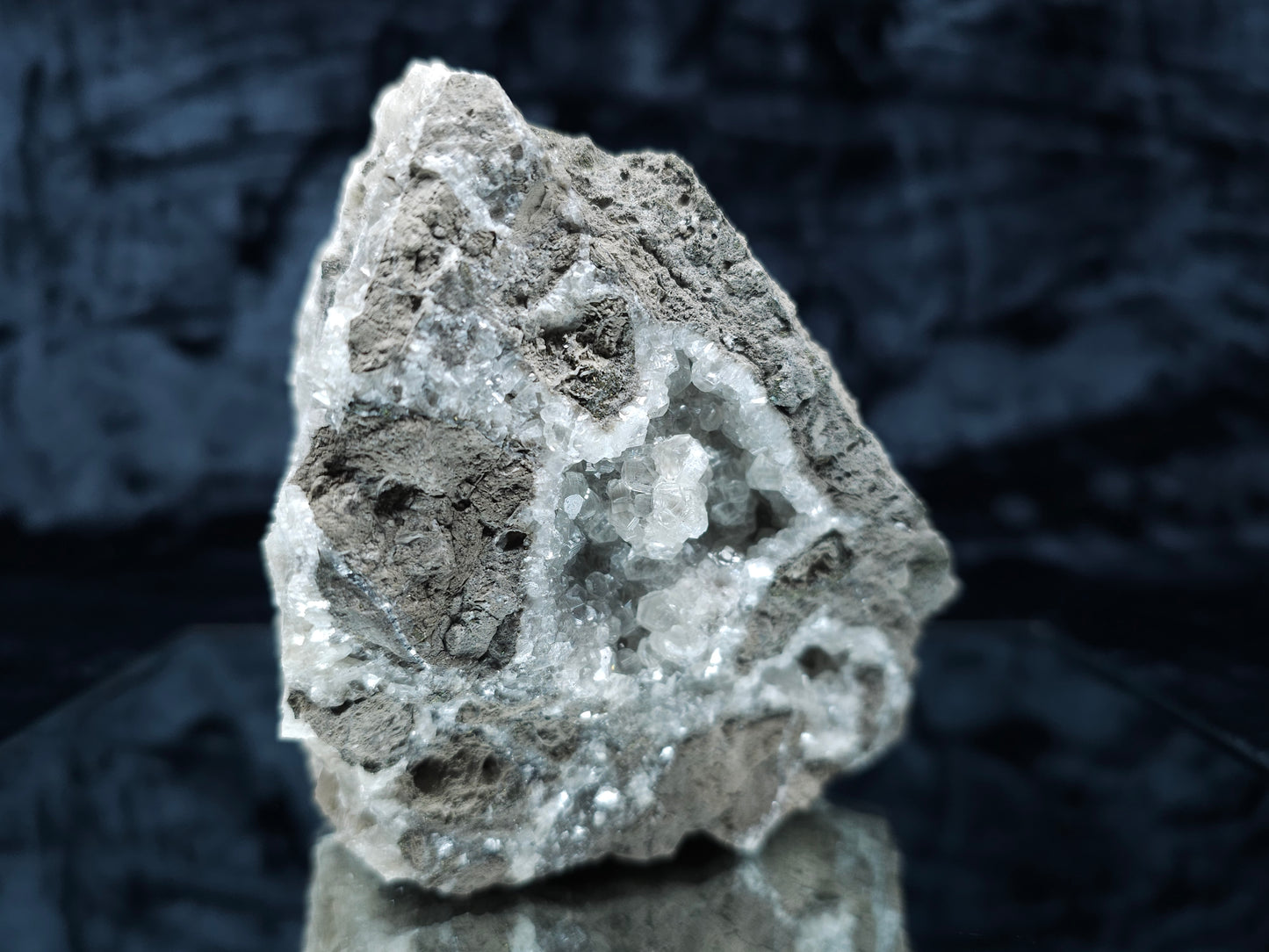 #33113 Super clear Nailhead Spar Calcite geode with Chalcopyrite ore and multiple small fossils in the matrix