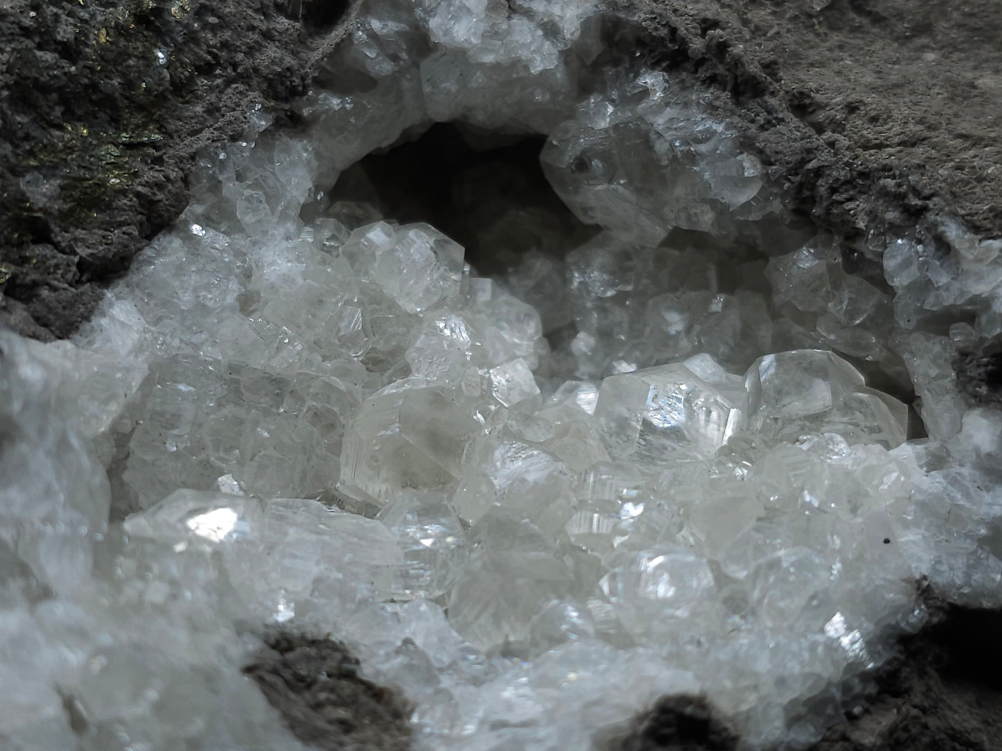 #33113 Super clear Nailhead Spar Calcite geode with Chalcopyrite ore and multiple small fossils in the matrix