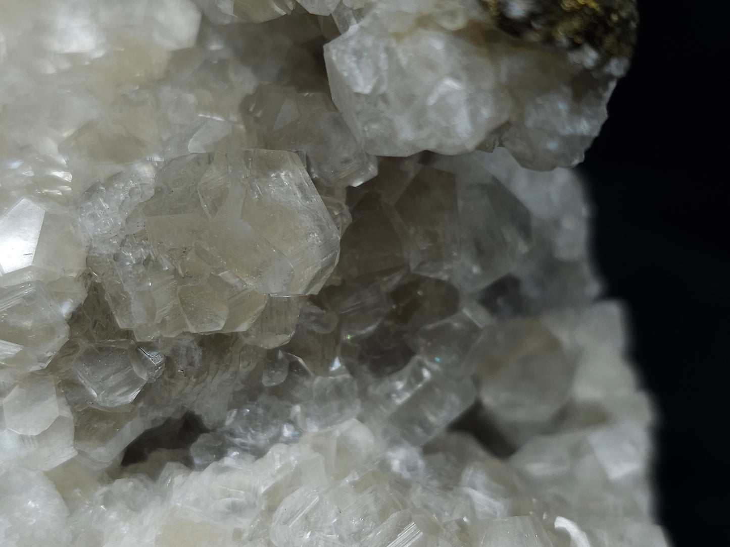 #33110 Super clear Nailhead Spar Calcite cluster with Chalcopyrite ore and multiple small fossils in the matrix