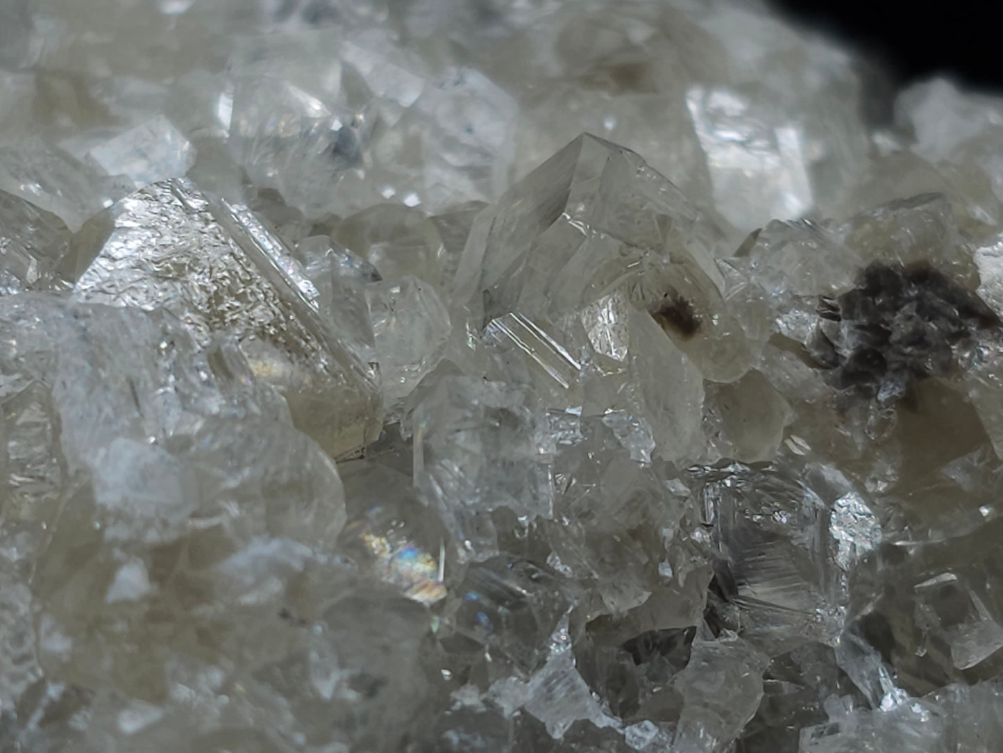 #33102 Super clear Nailhead Spar Calcite geode, Chalcopyrite ore and multiple small fossils in the matrix