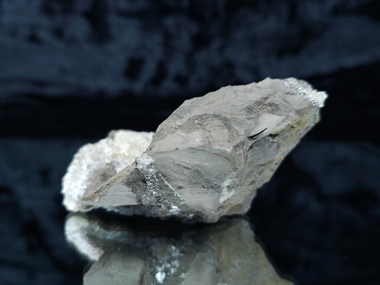 #33075 Super clear Nailhead Spar Calcite cluster, Chalcopyrite ore and multiple small fossils in the matrix
