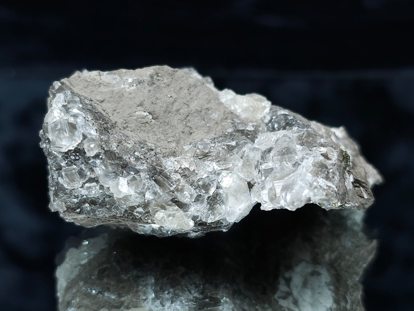 #33061 Super clear Nailhead Spar Calcite cluster, Chalcopyrite ore and multiple small fossils in the matrix