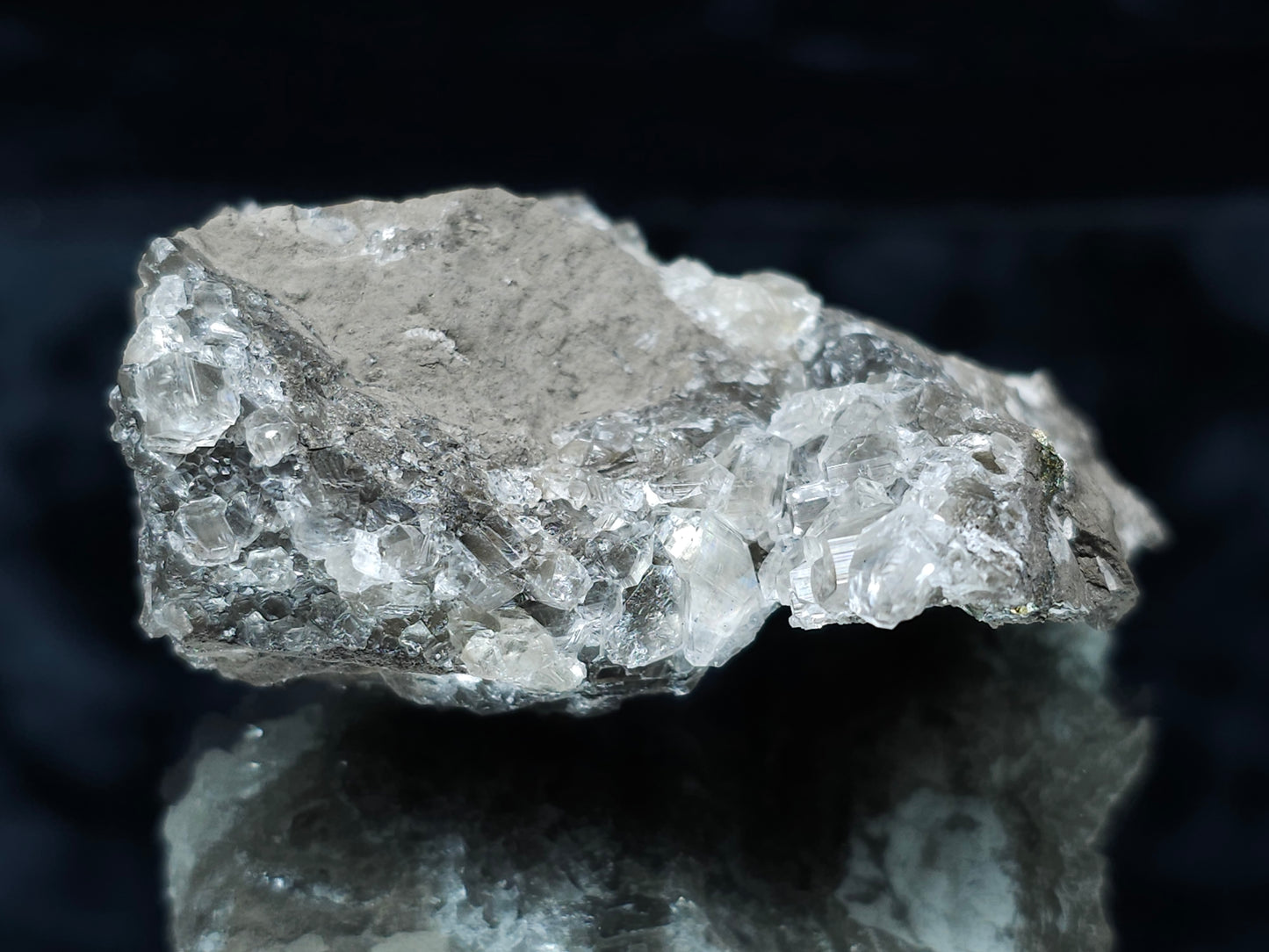 #33061 Super clear Nailhead Spar Calcite cluster, Chalcopyrite ore and multiple small fossils in the matrix