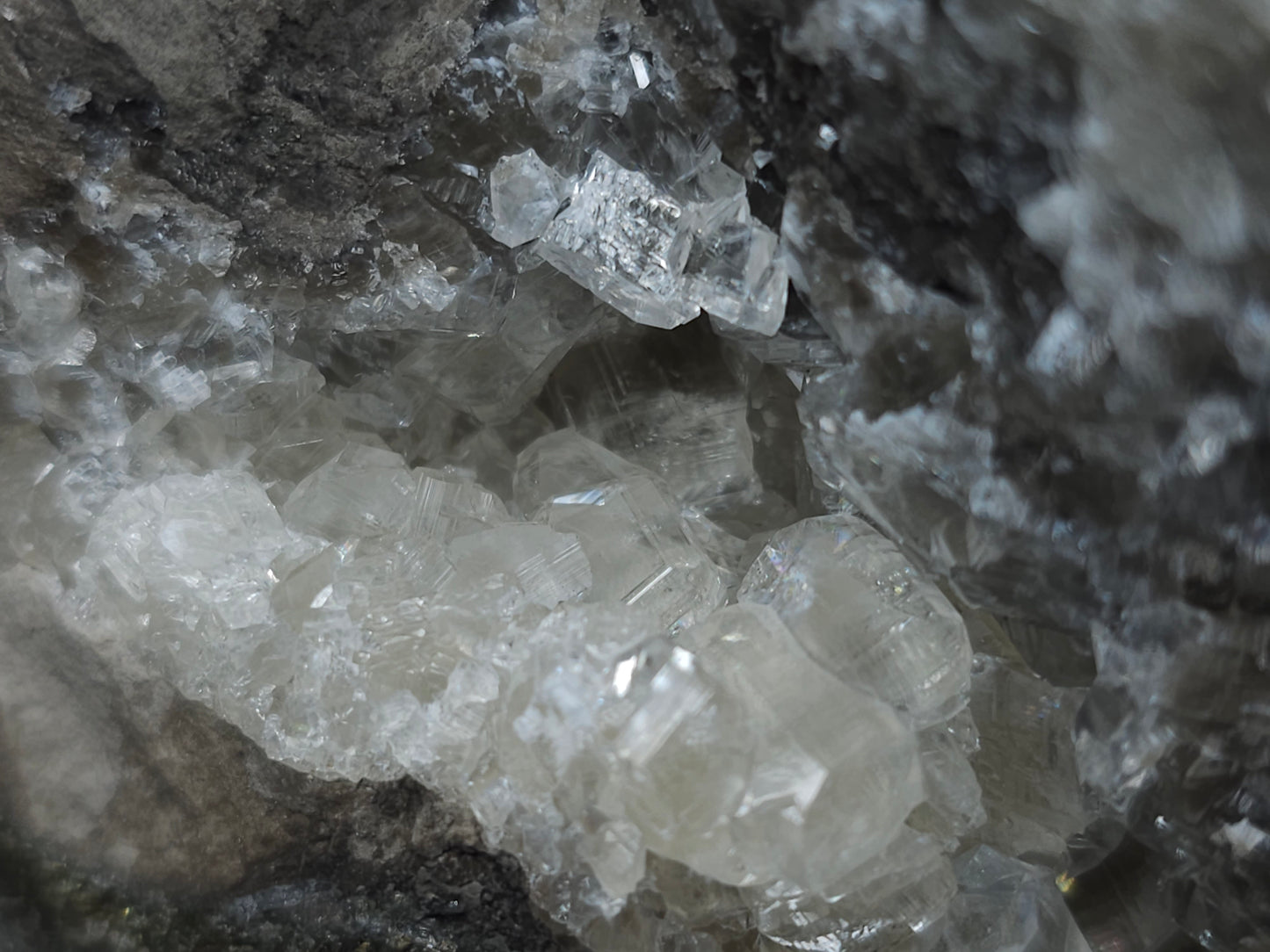 #33078 Super clear Nailhead Spar Calcite geode, Chalcopyrite ore and multiple small fossils in the matrix