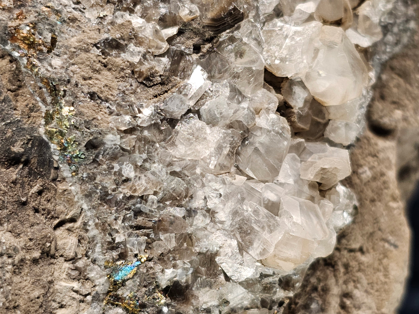 #33078 Super clear Nailhead Spar Calcite geode, Chalcopyrite ore and multiple small fossils in the matrix