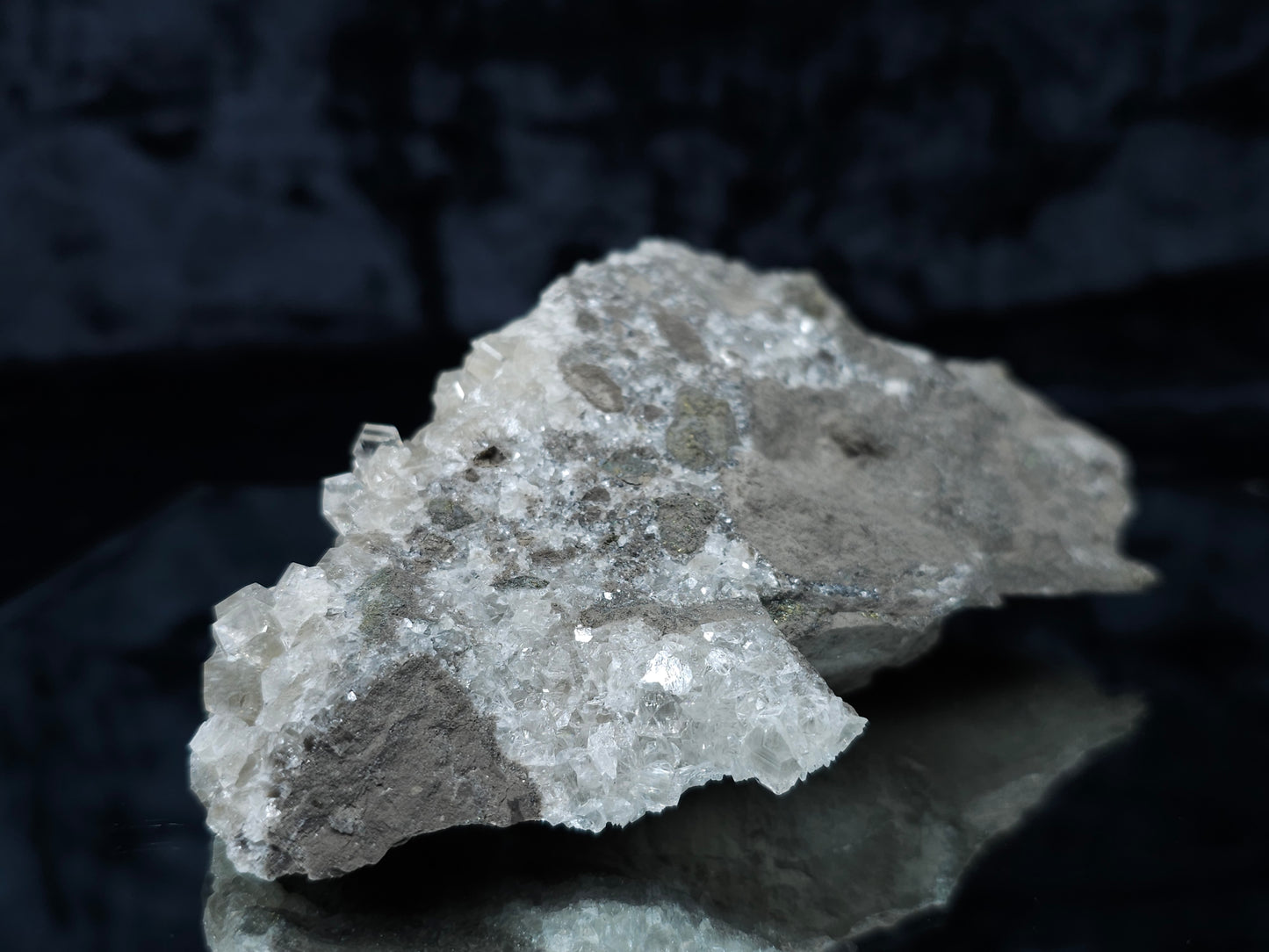 #33079 Super clear Nailhead Spar Calcite cluster, Chalcopyrite ore and multiple small fossils in the matrix.