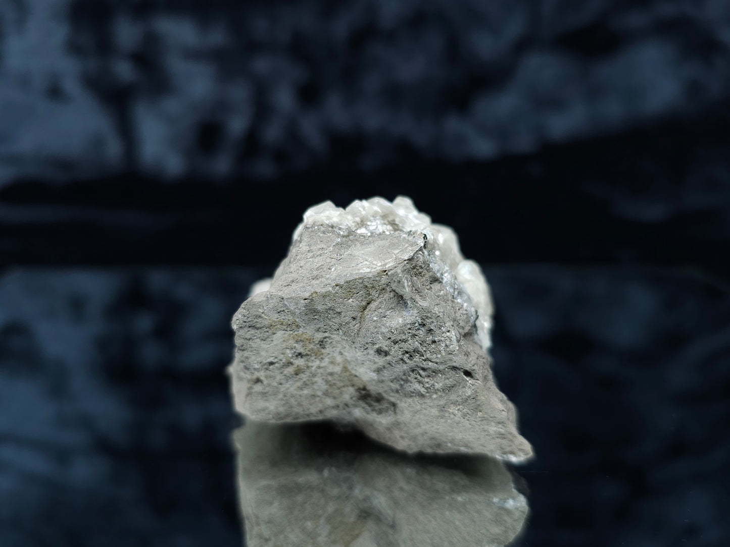 #33115 Super clear Nailhead Spar Calcite cluster with Chalcopyrite ore and multiple small fossils in the matrix