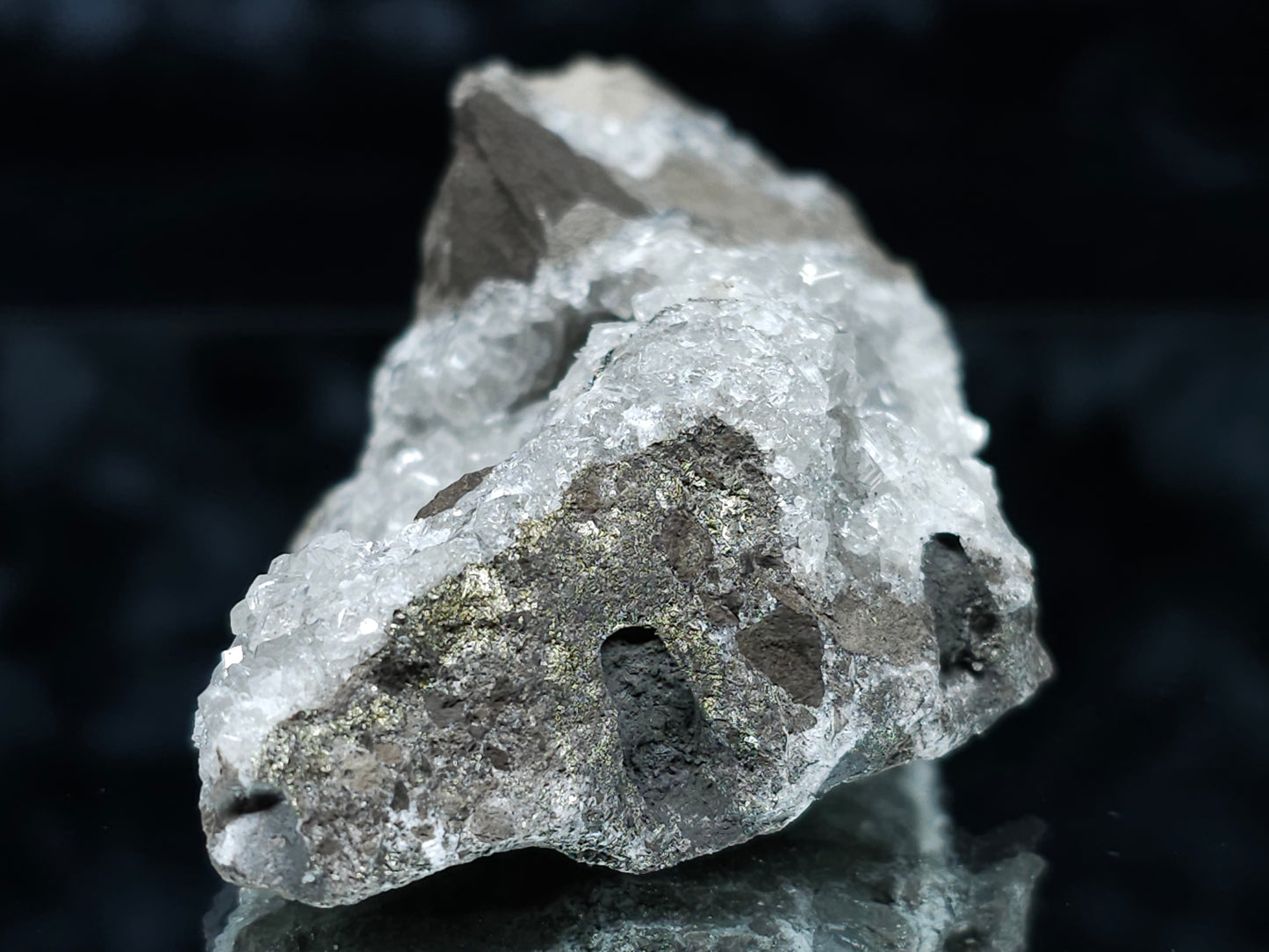 #33120 Super clear Nailhead Spar Calcite cluster with Chalcopyrite ore and multiple small fossils in the matrix