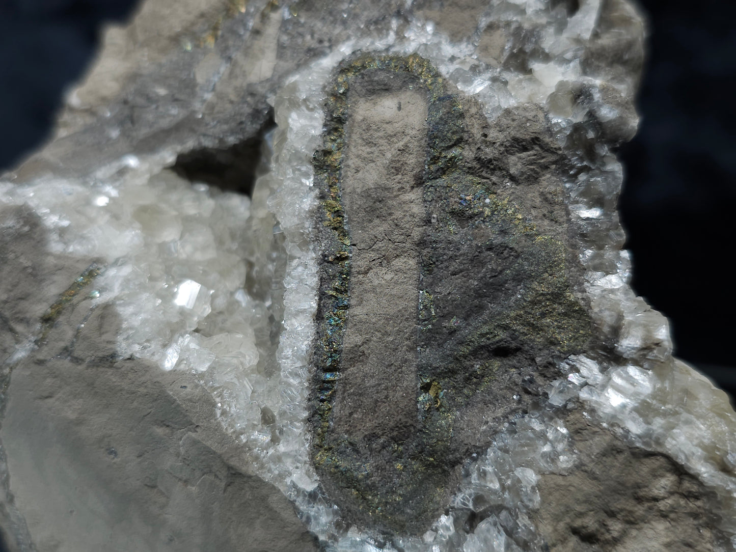 #33118 Super clear Nailhead Spar Calcite geode with Chalcopyrite ore and multiple small fossils in the matrix