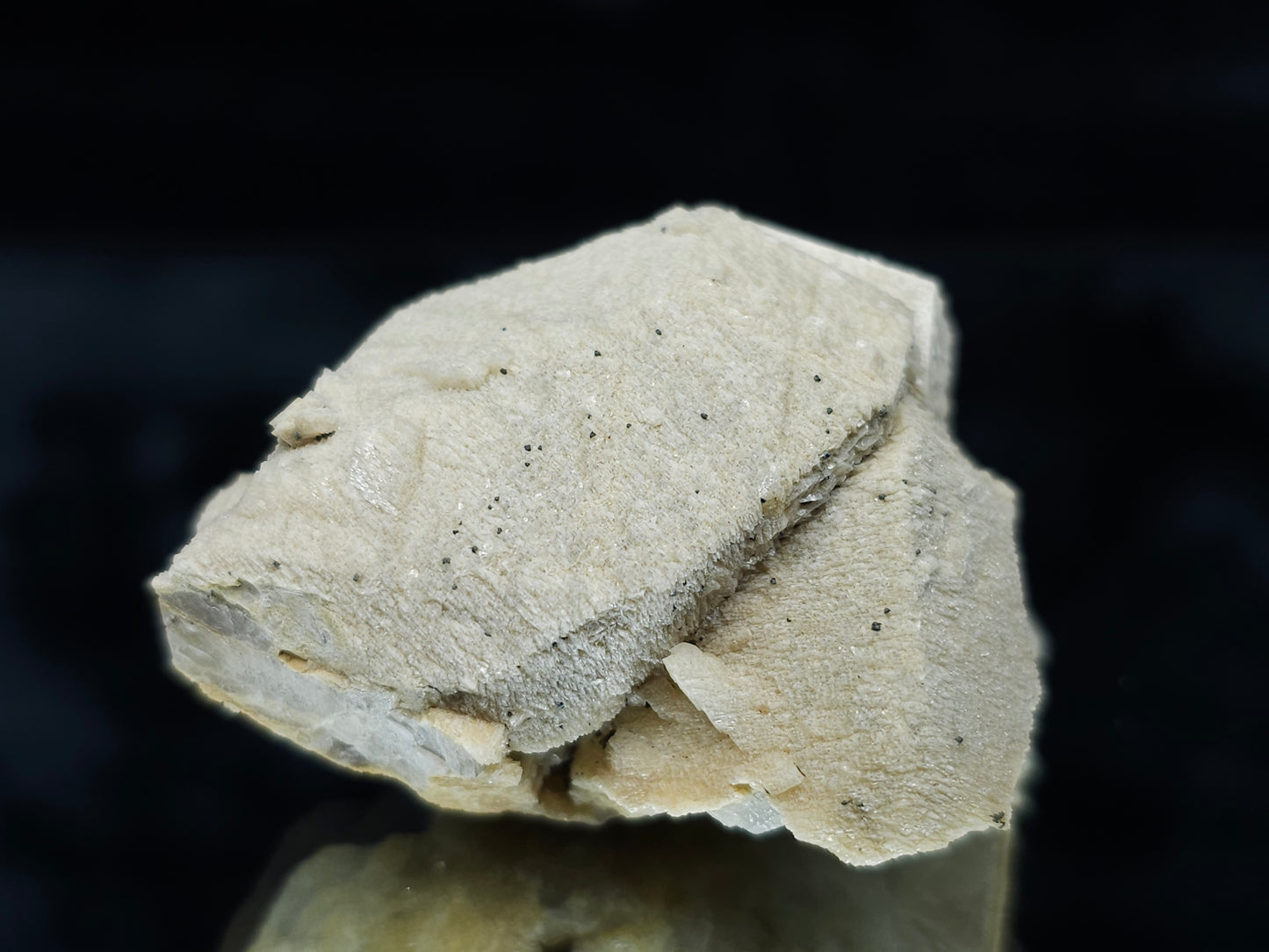 #88027 Hematite on cream-white Calcite pseudomorph Calcite after twin Combined form Calcite