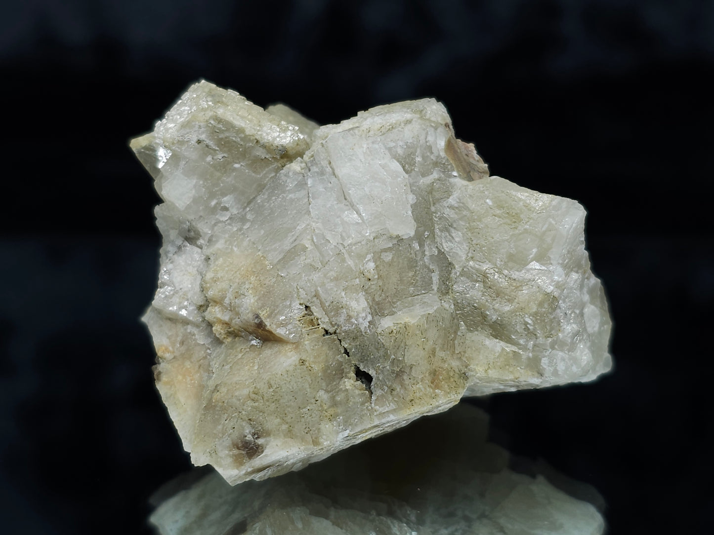 #88030 Cream-white Calcite pseudomorph after twin Combined form Calcite