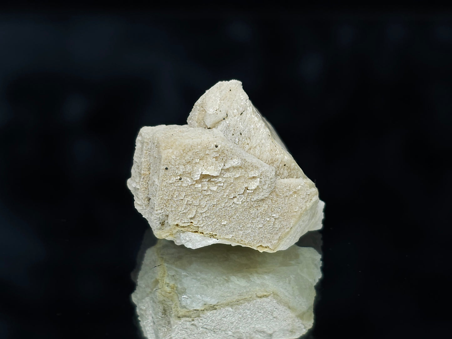 #88034 Cream-white Calcite pseudomorph after twin Combined from Calcite