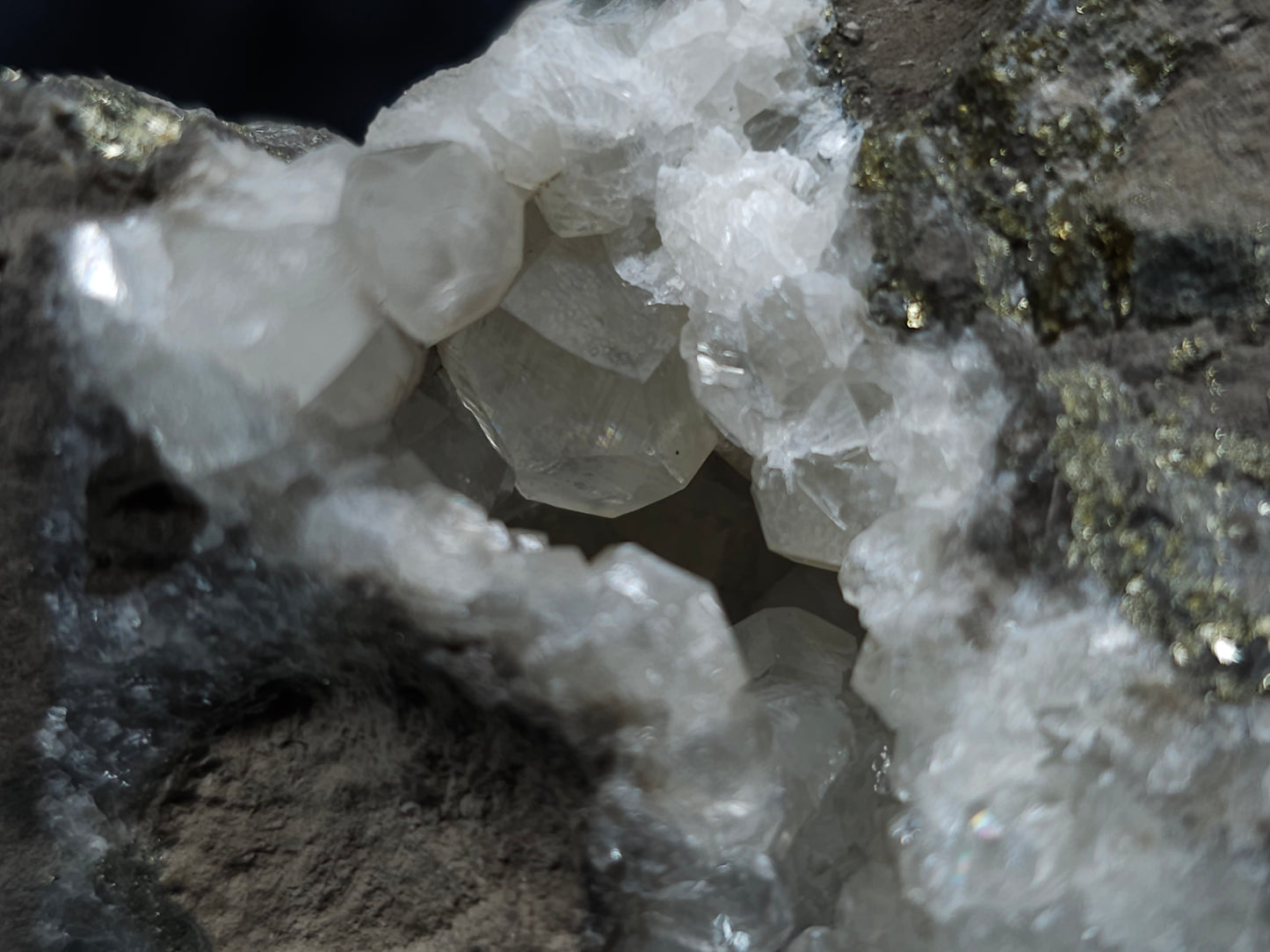 #33122 Super clear Nailhead Spar Calcite geode with Chalcopyrite ore and multiple small fossils in the matrix
