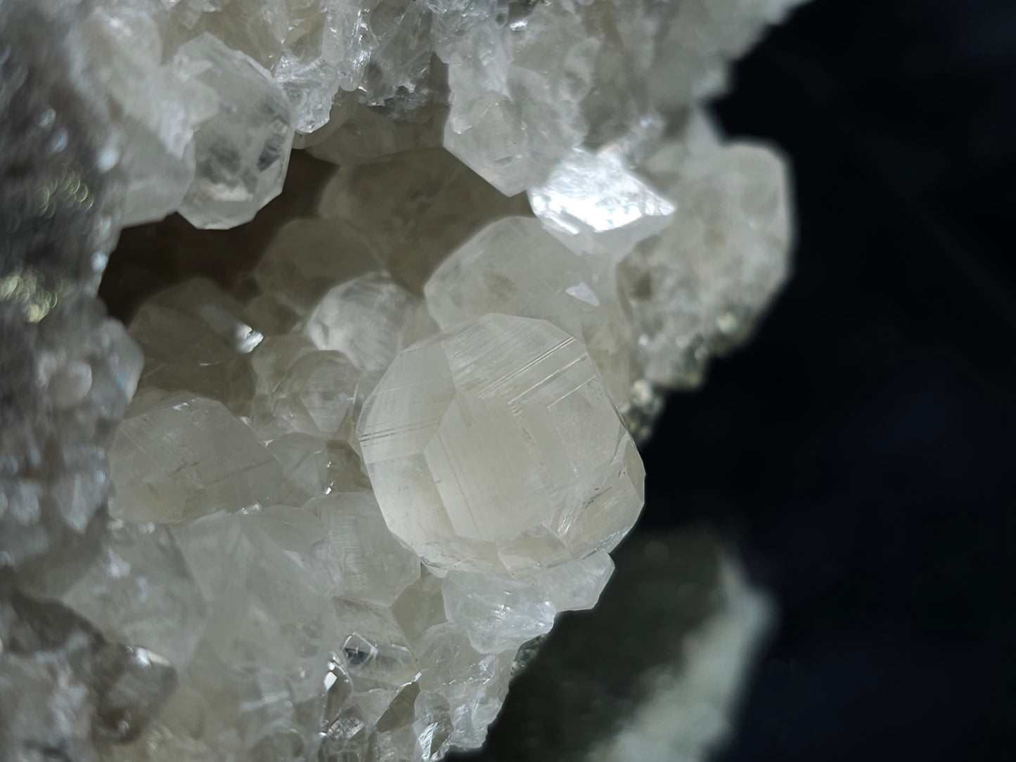 #33122 Super clear Nailhead Spar Calcite geode with Chalcopyrite ore and multiple small fossils in the matrix