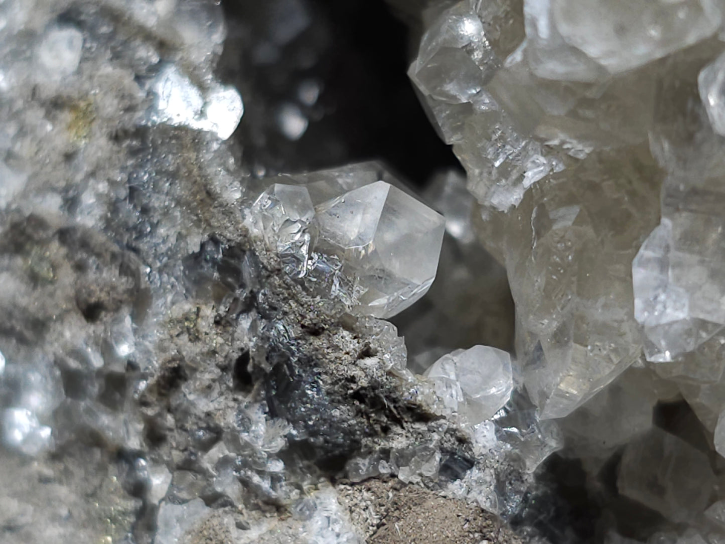 #33123 Super clear Nailhead Spar Calcite cluster with Chalcopyrite ore and multiple small fossils in the matrix