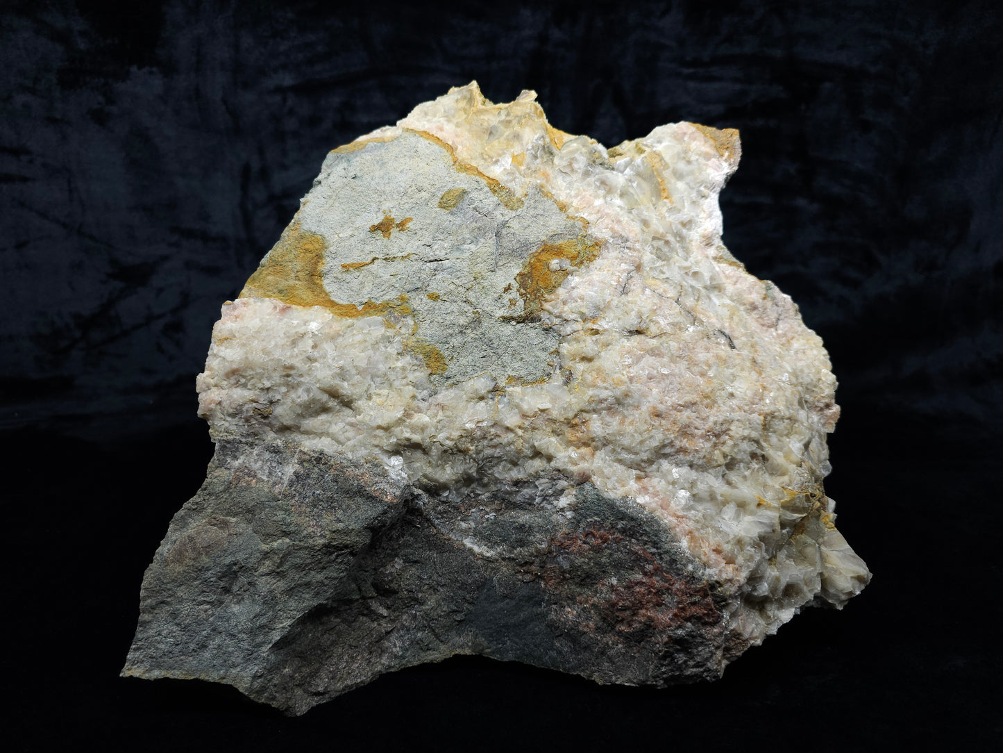 #88085 Quartz pseudomorph after Calcite pseudomorph after Combined from Calcite formation