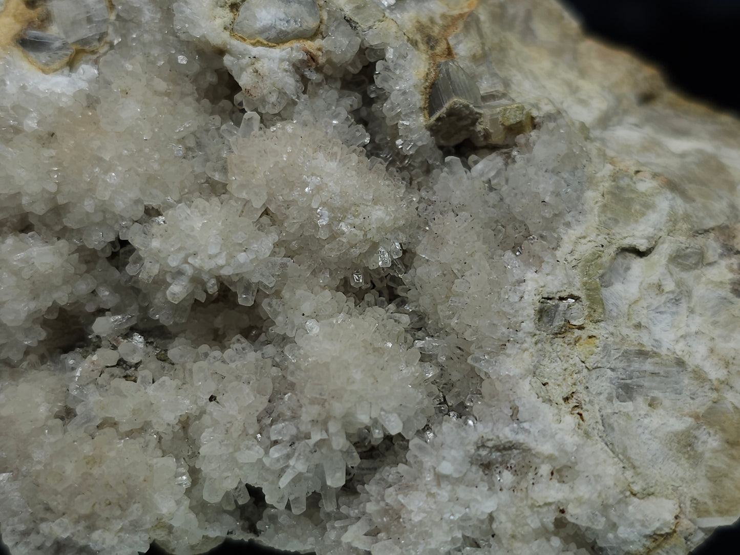 #88099 Multiple small Nailhead Spar Calcite Flowers formation pseudomorph after white Calcite on matrix