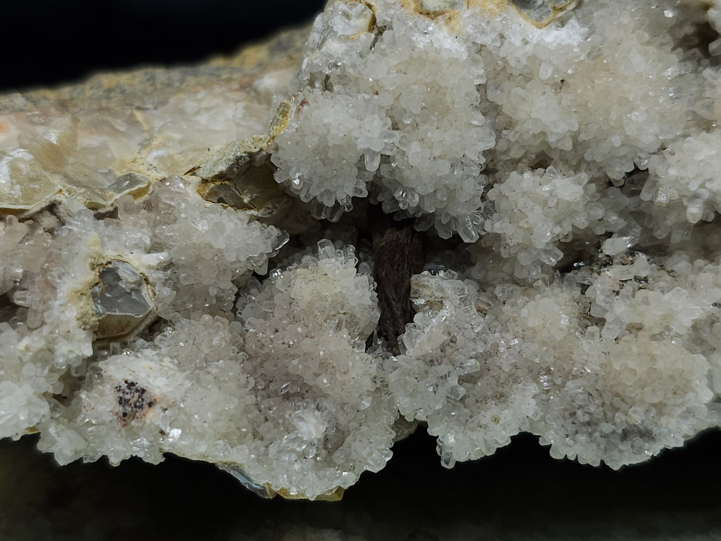 #88099 Multiple small Nailhead Spar Calcite Flowers formation pseudomorph after white Calcite on matrix