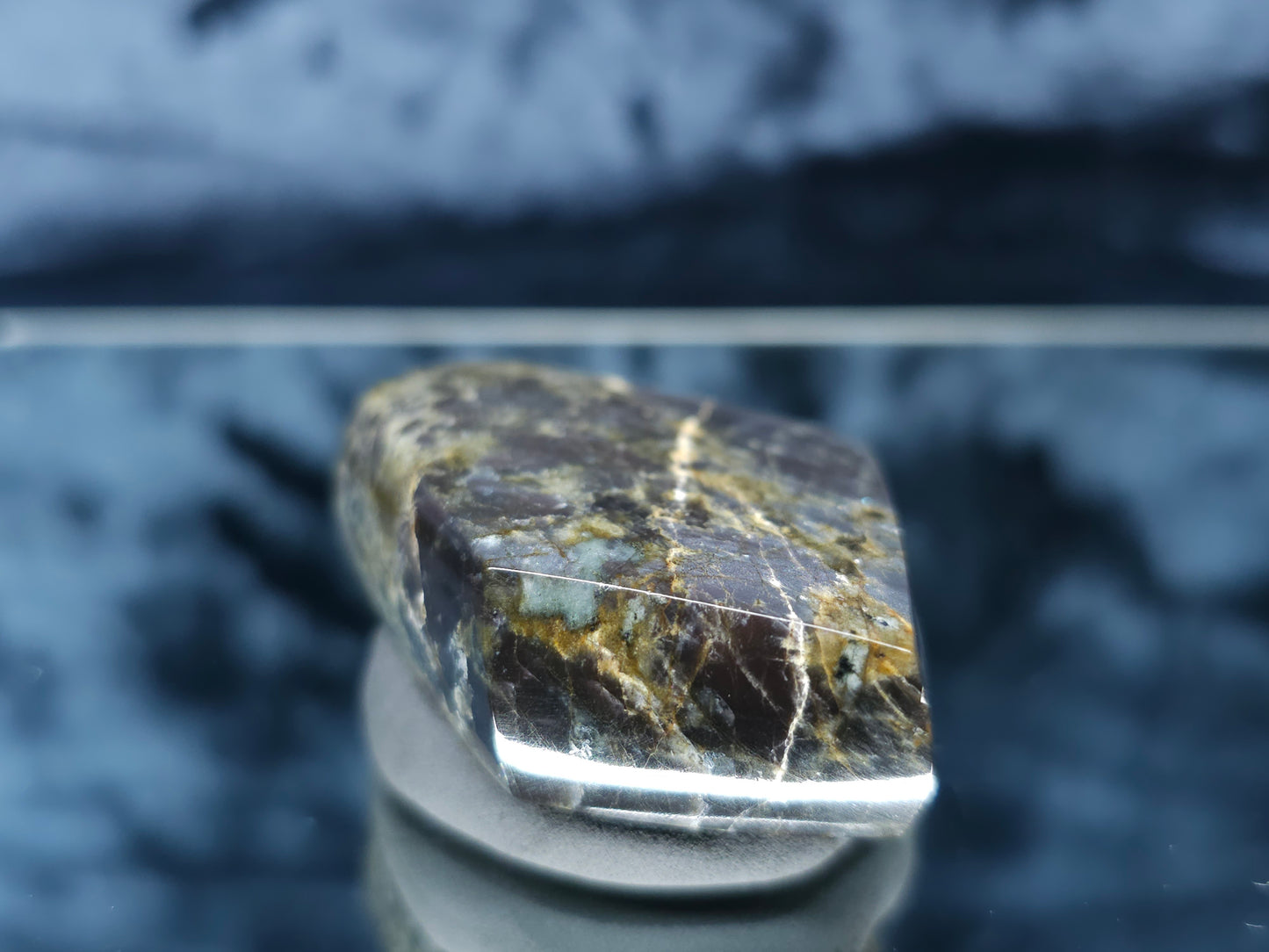 #44040 Labradorite