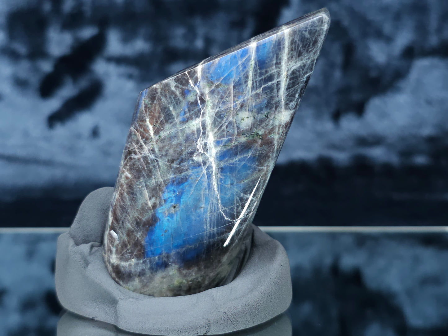 #44046 Labradorite