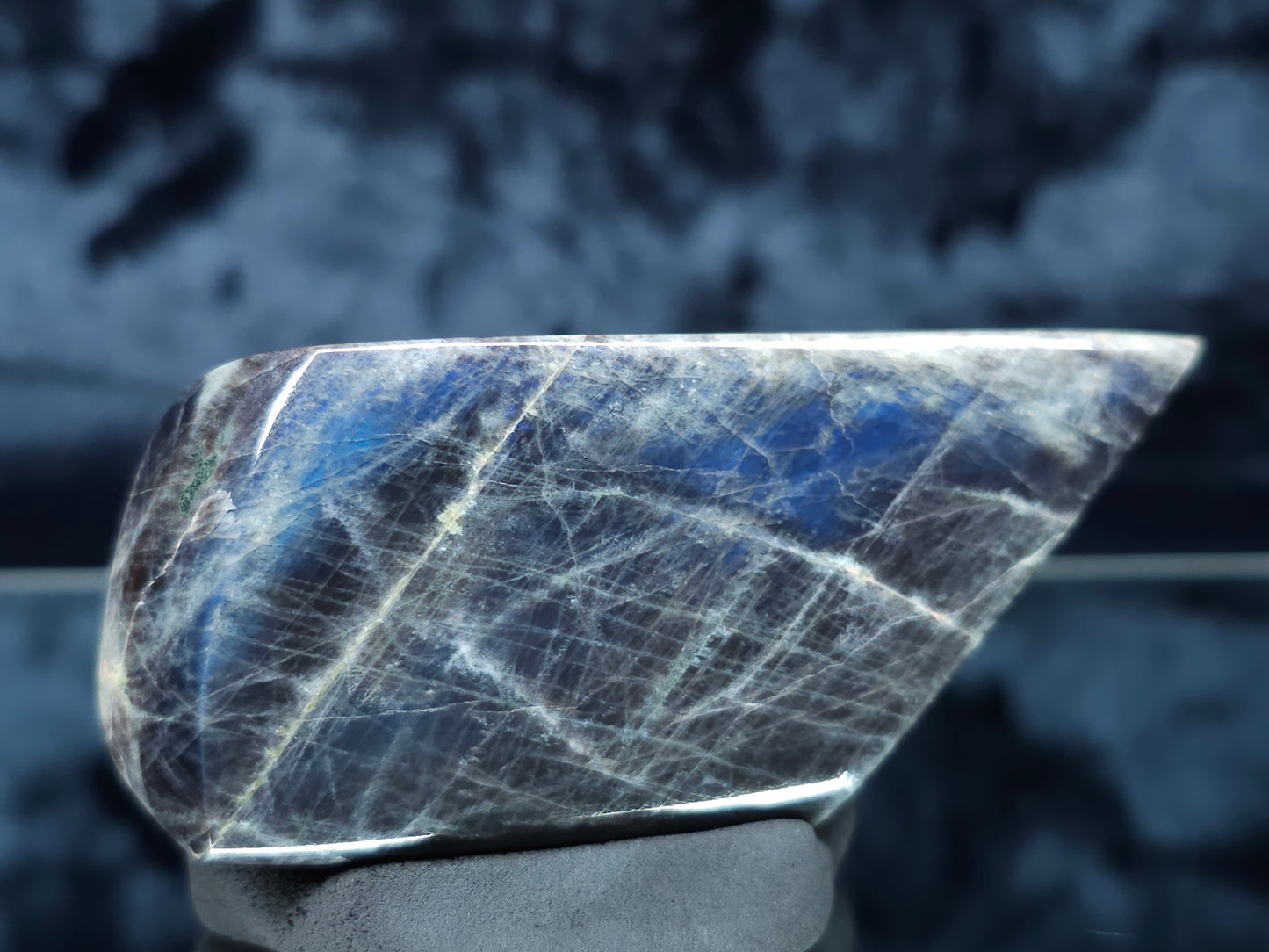 #44046 Labradorite