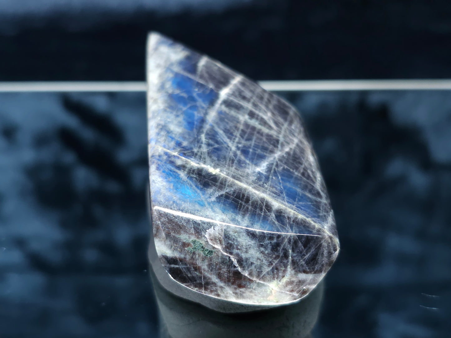 #44046 Labradorite