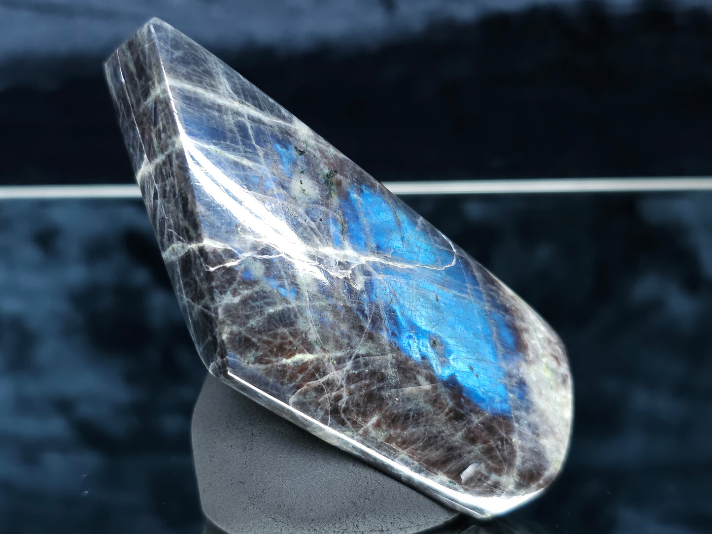 #44046 Labradorite