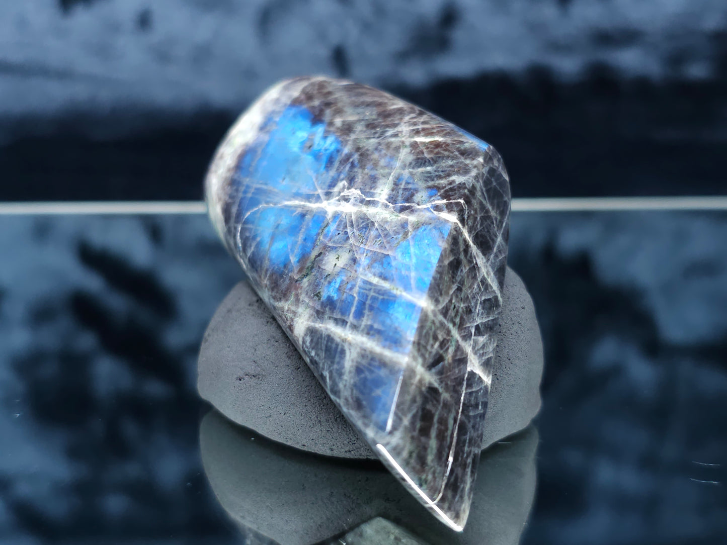 #44046 Labradorite