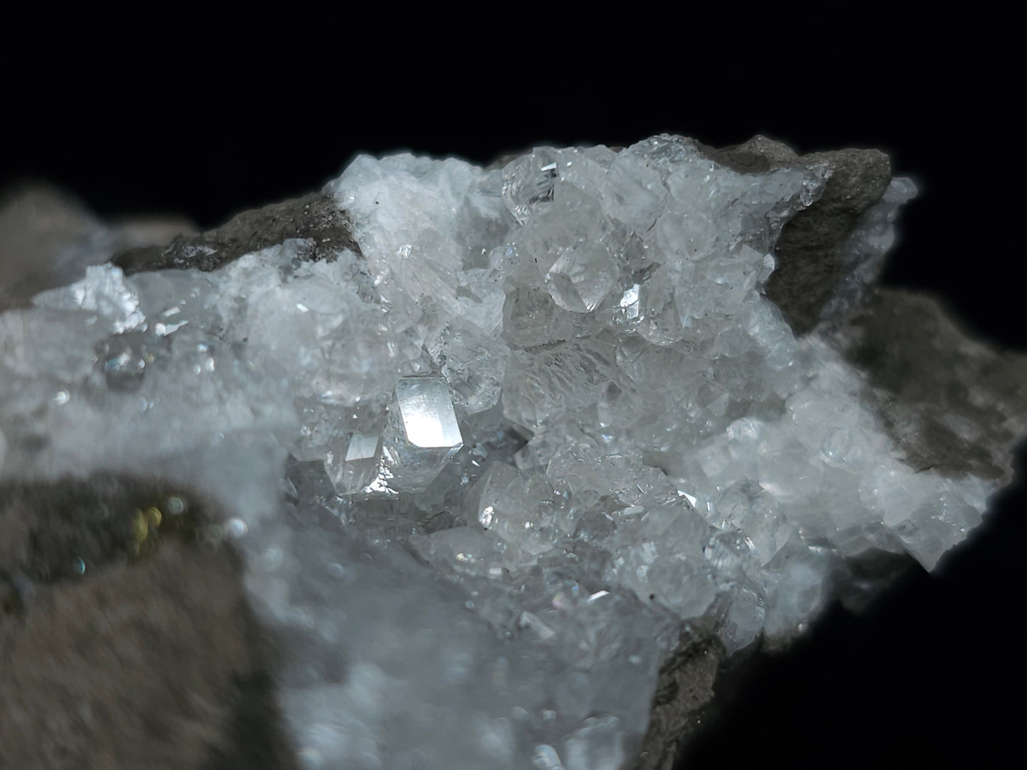 #33053 Super clear Nailhead Spar Calcite cluster, Chalcopyrite ore and multiple small fossils in the matrix