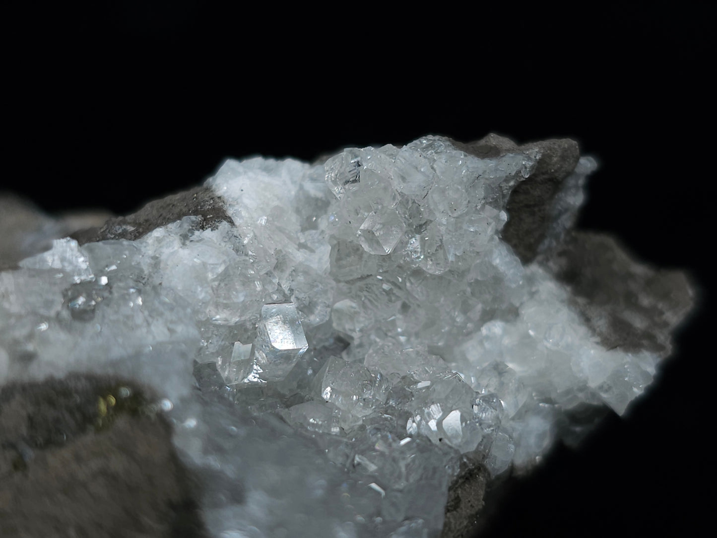 #33053 Super clear Nailhead Spar Calcite cluster, Chalcopyrite ore and multiple small fossils in the matrix