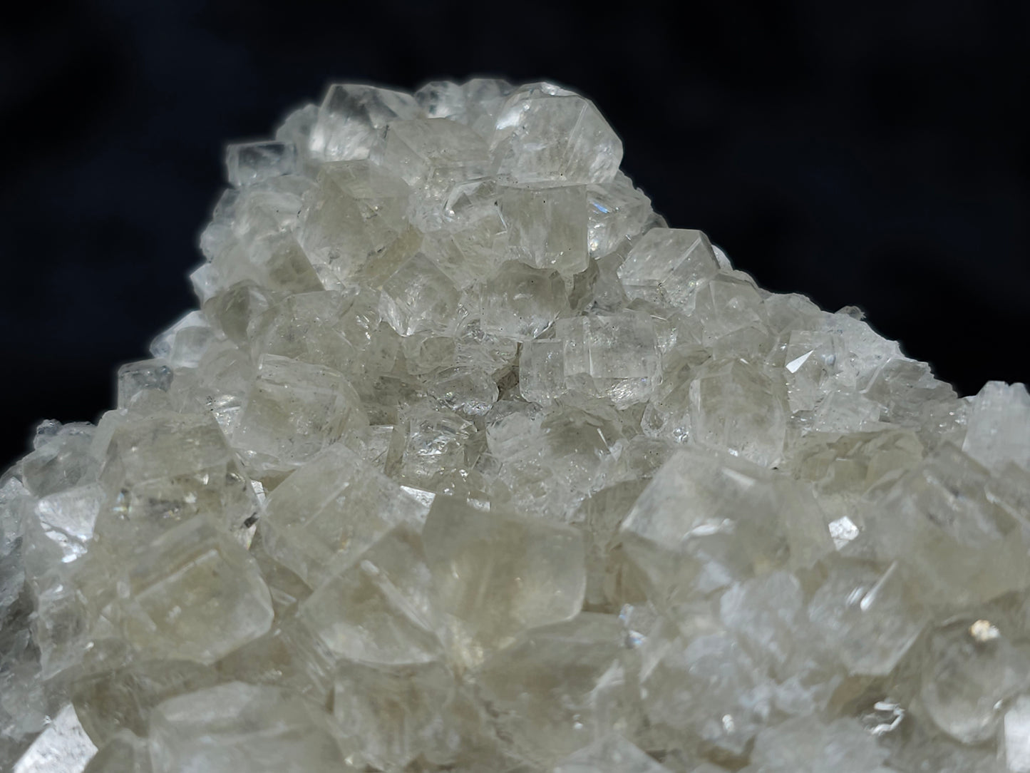 #33072 Super clear Nailhead Spar Calcite cluster, Chalcopyrite ore and multiple small fossils in the matrix