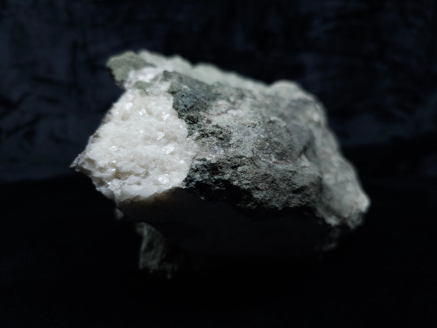 #11065 Chalcopyrite on clear Combined form Calcite mouth