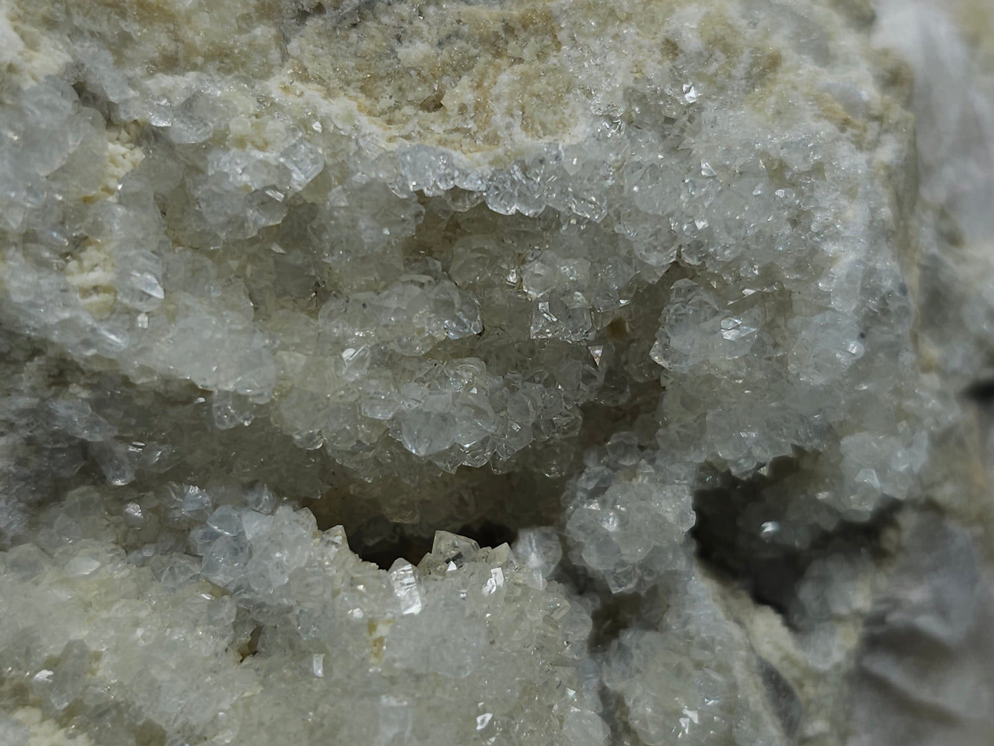 #88174 Spirit Gwindel Quartz formation on cream-white Calcite pseudomorph after Calcite matrix