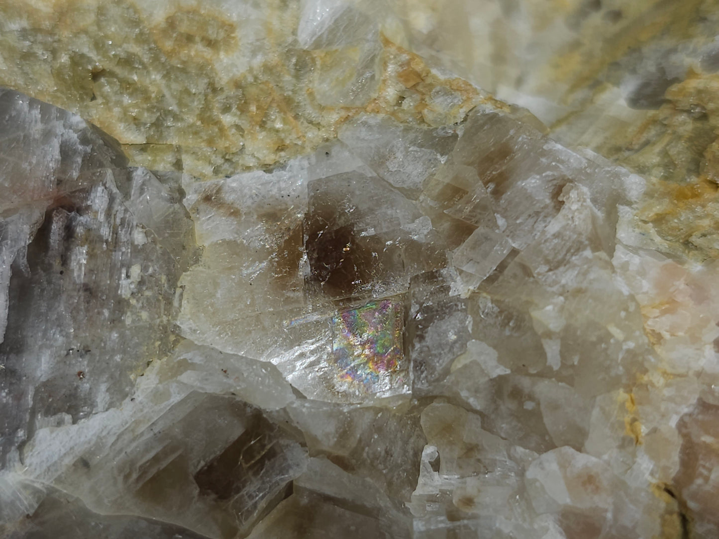 #88176 Purple Quartz geode with Spirit Gwindel Quartz on cream-white Calcite pseudomorph after Combined form Calcite on Calcite and Sedimentary matrix