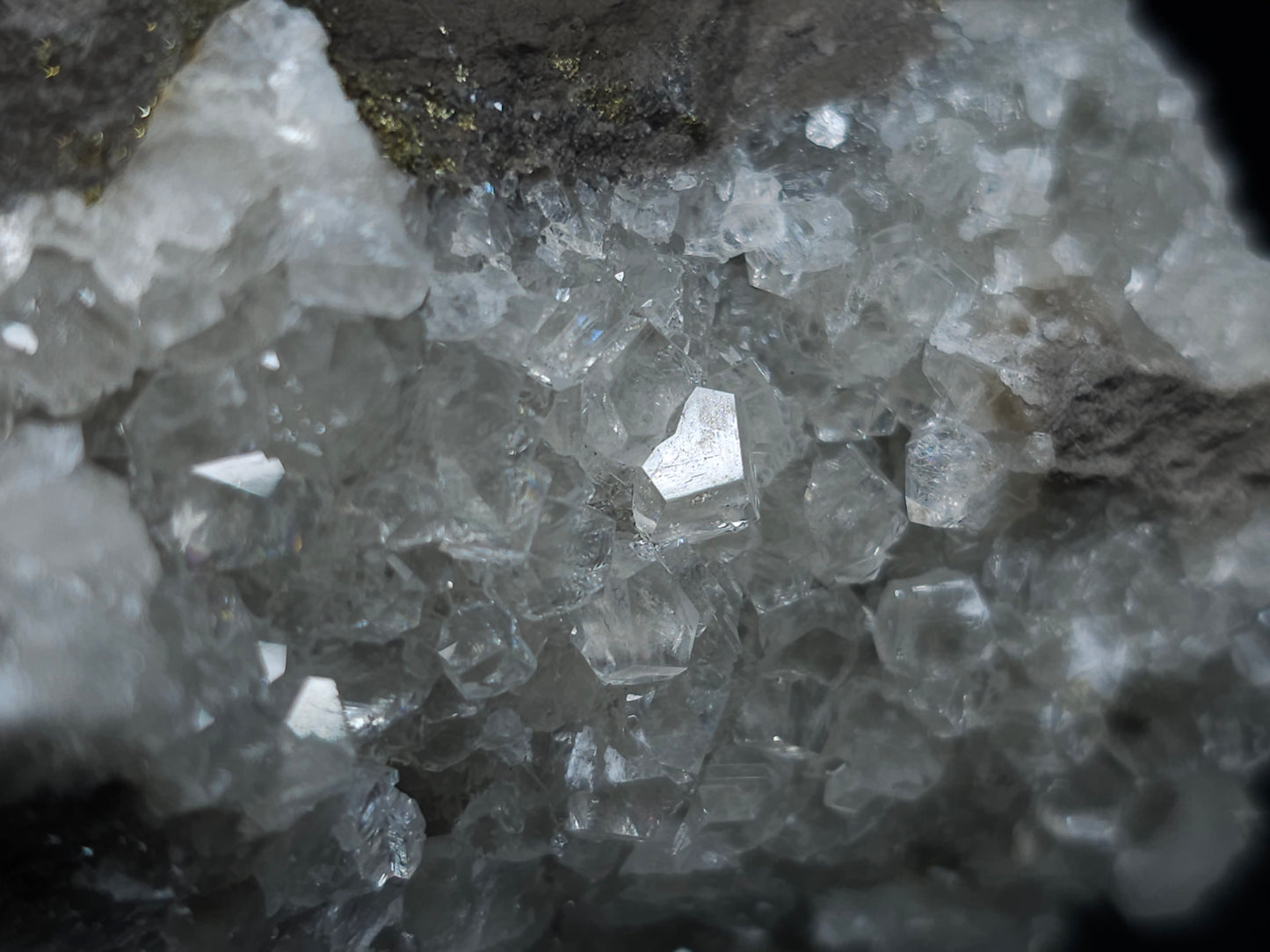 #33127 Super clear Nailhead Spar Calcite geode with Chalcopyrite ore and multiple small fossils in the matrix