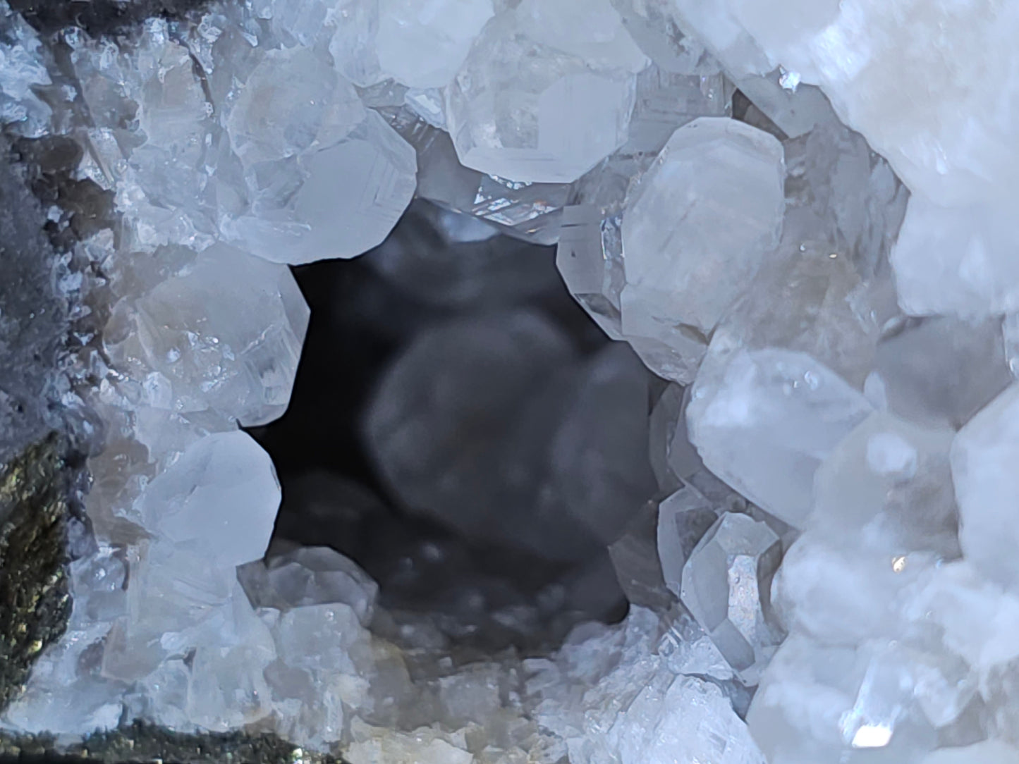 #33127 Super clear Nailhead Spar Calcite geode with Chalcopyrite ore and multiple small fossils in the matrix