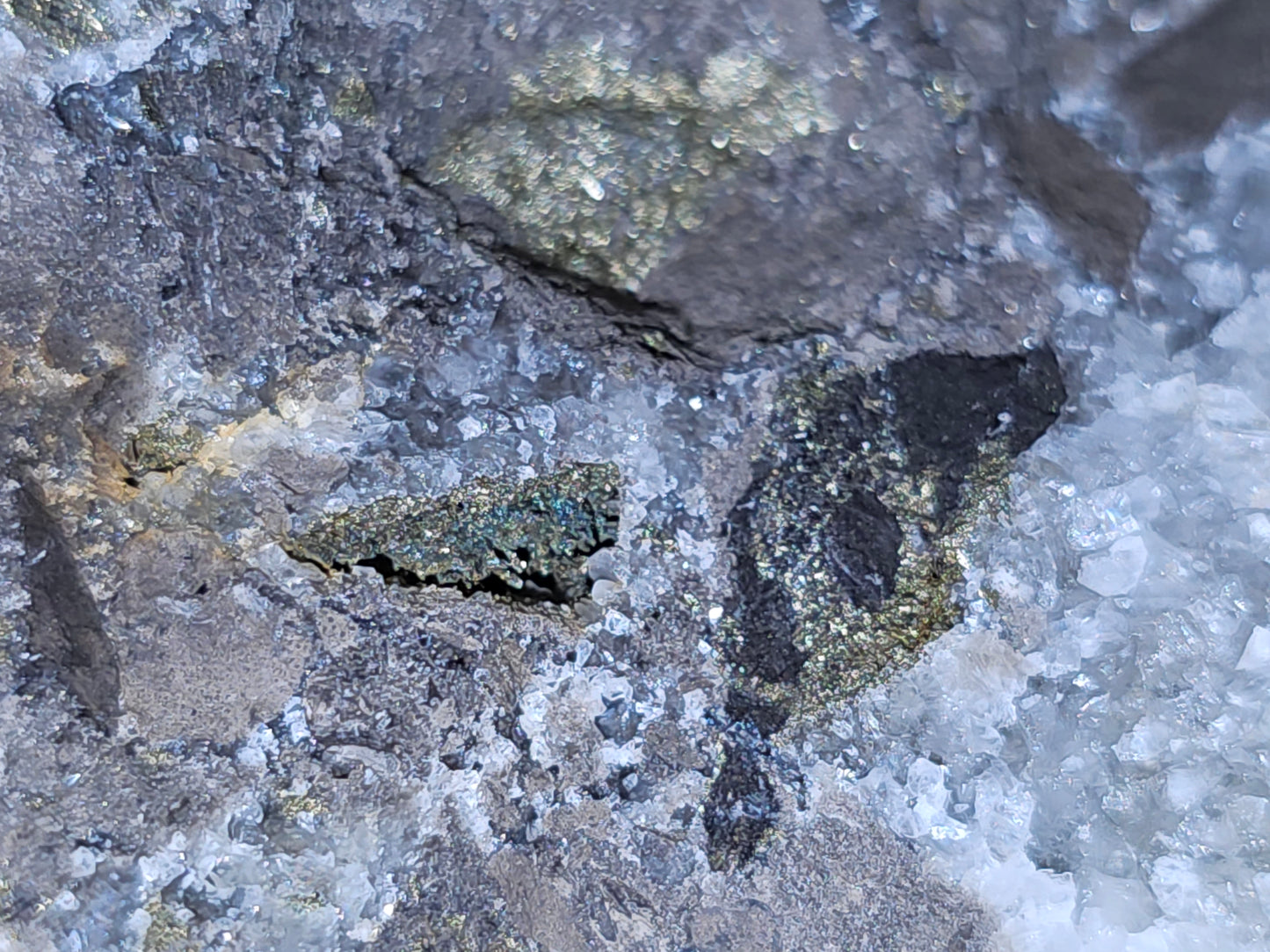 #33127 Super clear Nailhead Spar Calcite geode with Chalcopyrite ore and multiple small fossils in the matrix