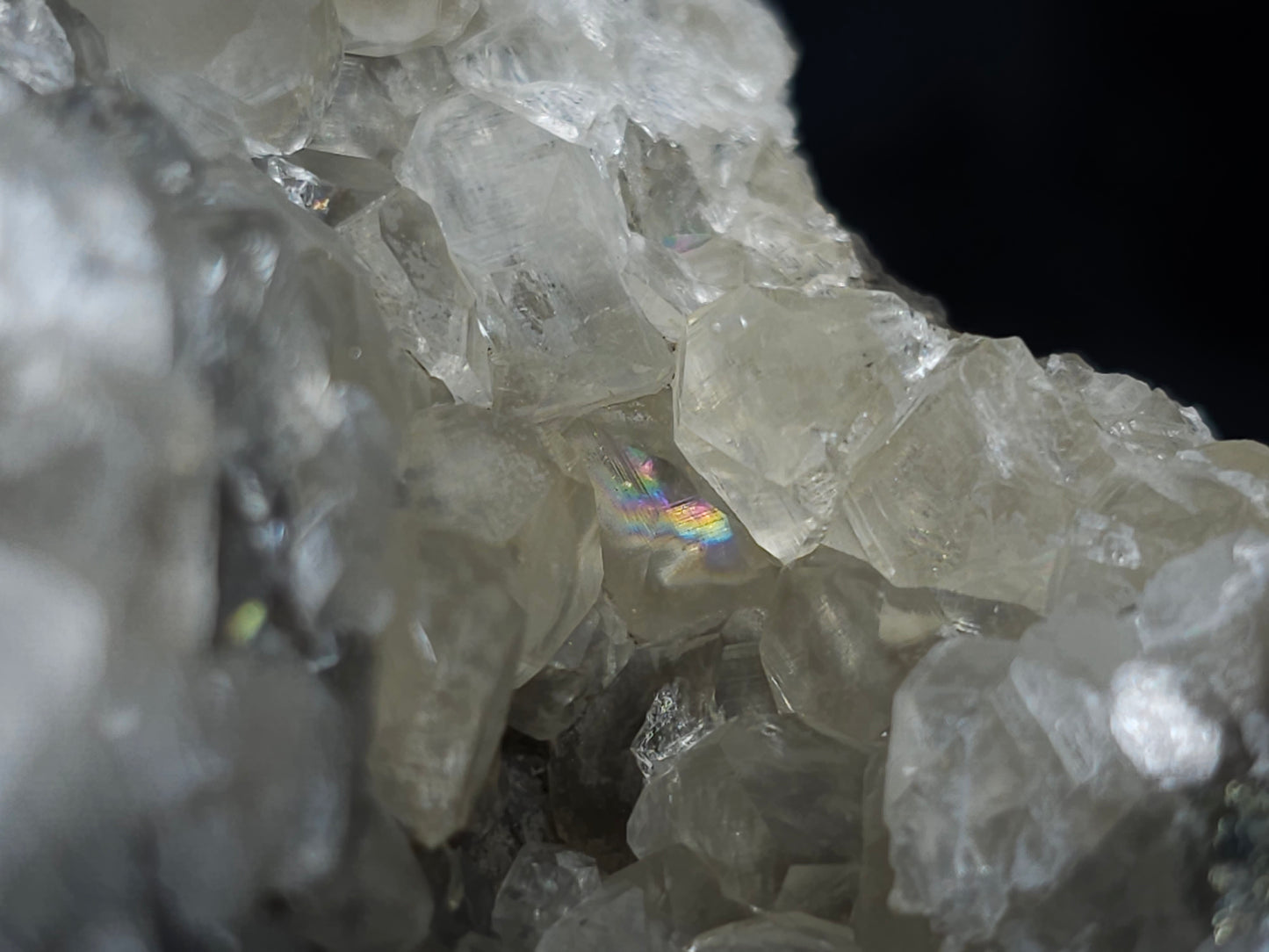 #33128 Super clear Nailhead Spar Calcite geode with Chalcopyrite ore and multiple small fossils in the matrix