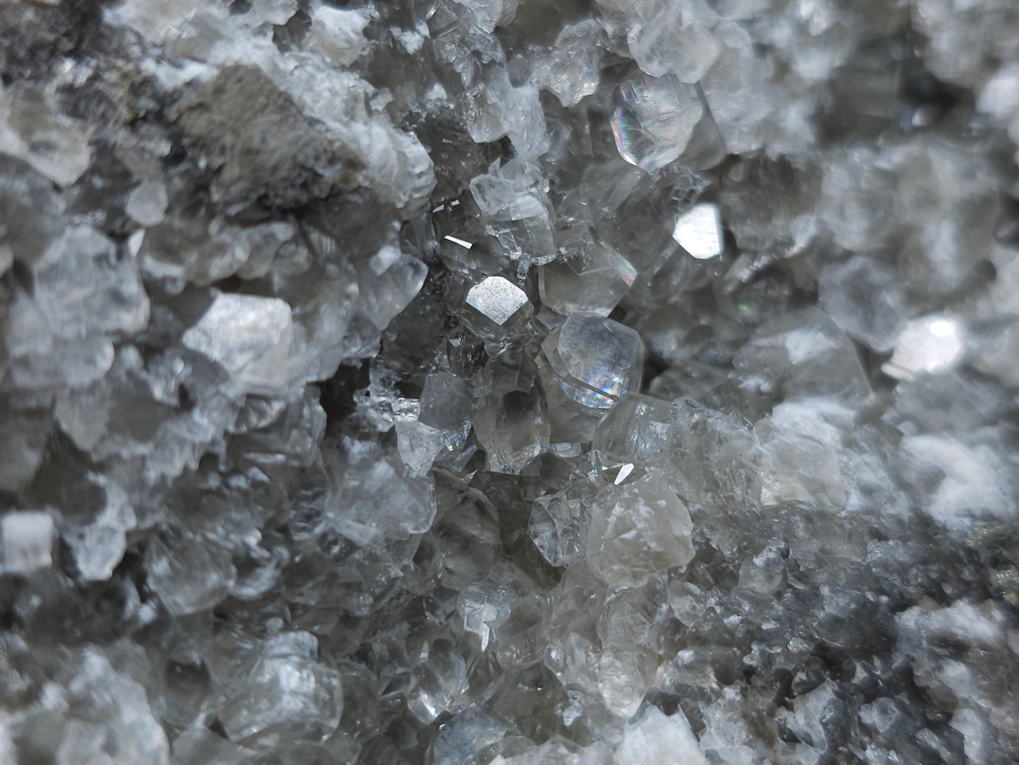 #33128 Super clear Nailhead Spar Calcite geode with Chalcopyrite ore and multiple small fossils in the matrix