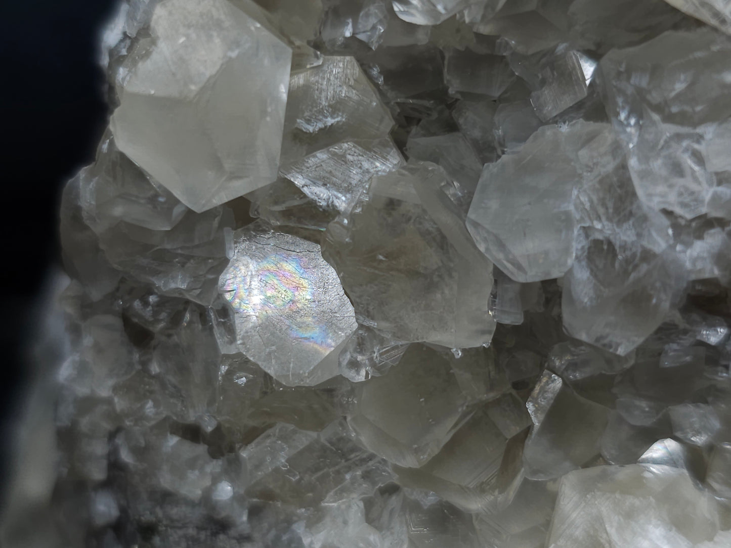 #33128 Super clear Nailhead Spar Calcite geode with Chalcopyrite ore and multiple small fossils in the matrix