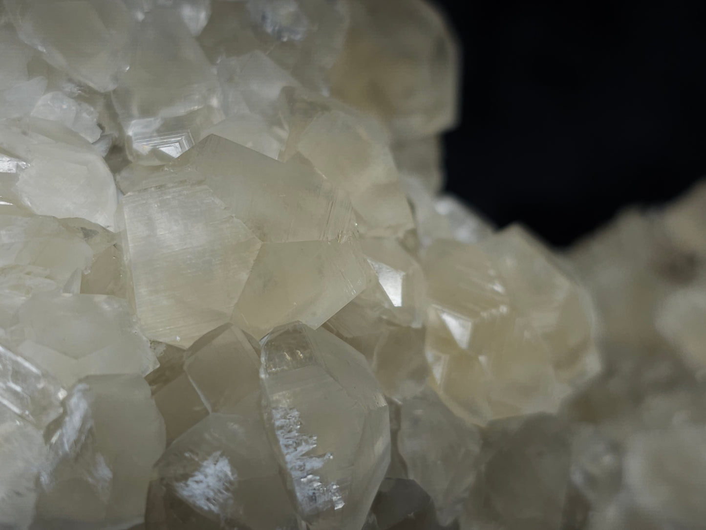 #33128 Super clear Nailhead Spar Calcite geode with Chalcopyrite ore and multiple small fossils in the matrix