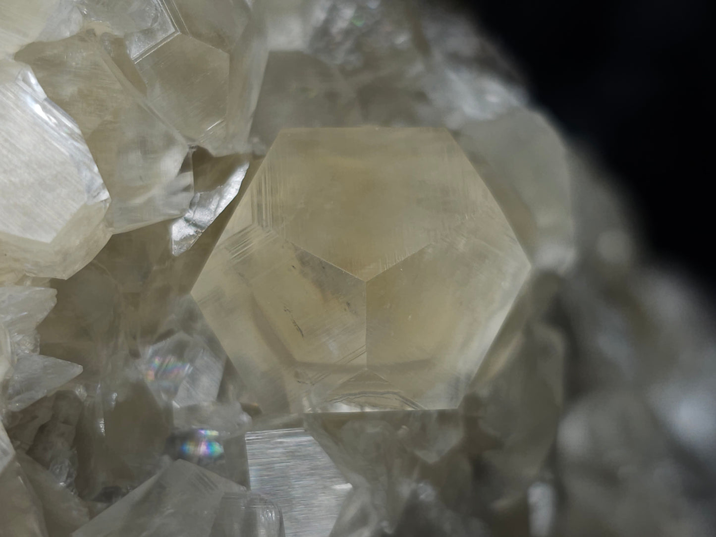 #33128 Super clear Nailhead Spar Calcite geode with Chalcopyrite ore and multiple small fossils in the matrix