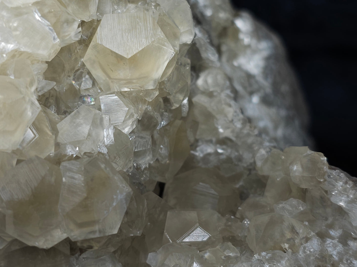 #33128 Super clear Nailhead Spar Calcite geode with Chalcopyrite ore and multiple small fossils in the matrix