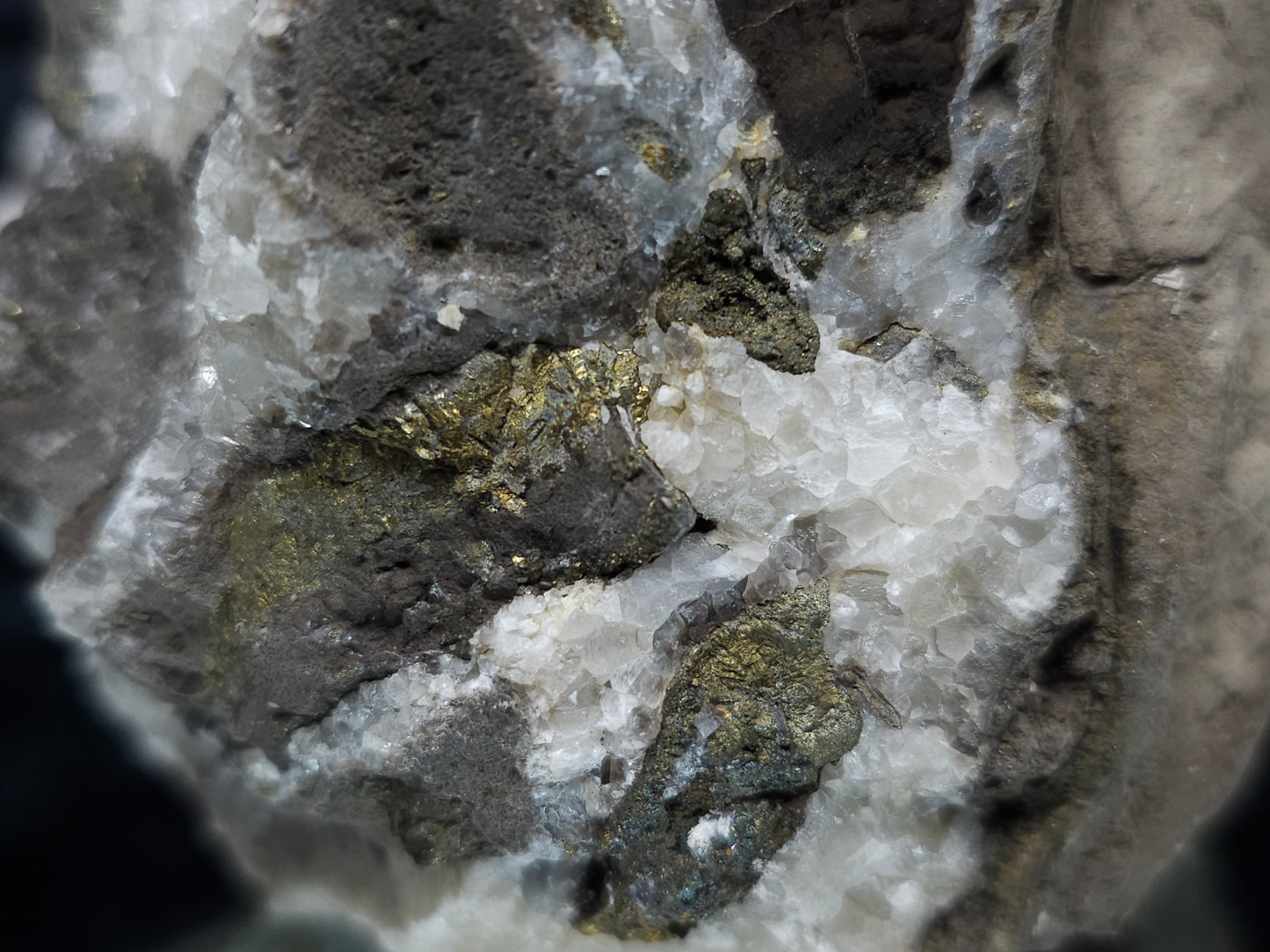 #33133 Super clear Nailhead Spar Calcite geode with Chalcopyrite ore and multiple small fossils in the matrix