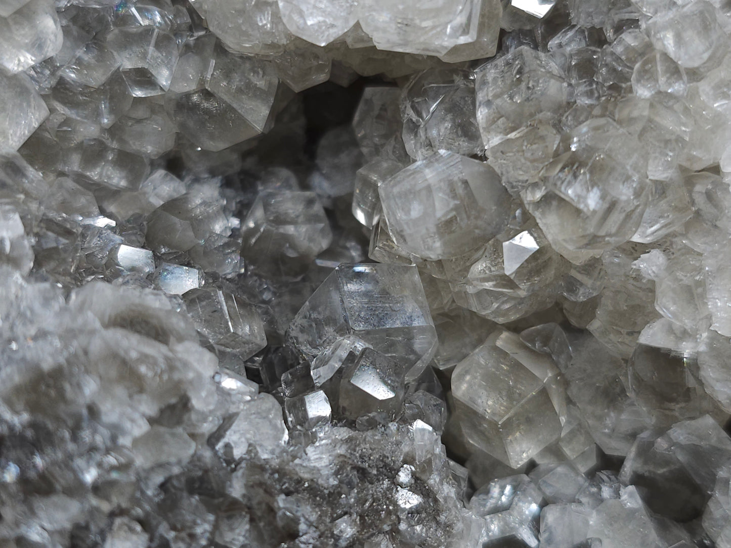 #33131 Super clear Nailhead Spar Calcite geode with Chalcopyrite ore and multiple small fossils in the matrix
