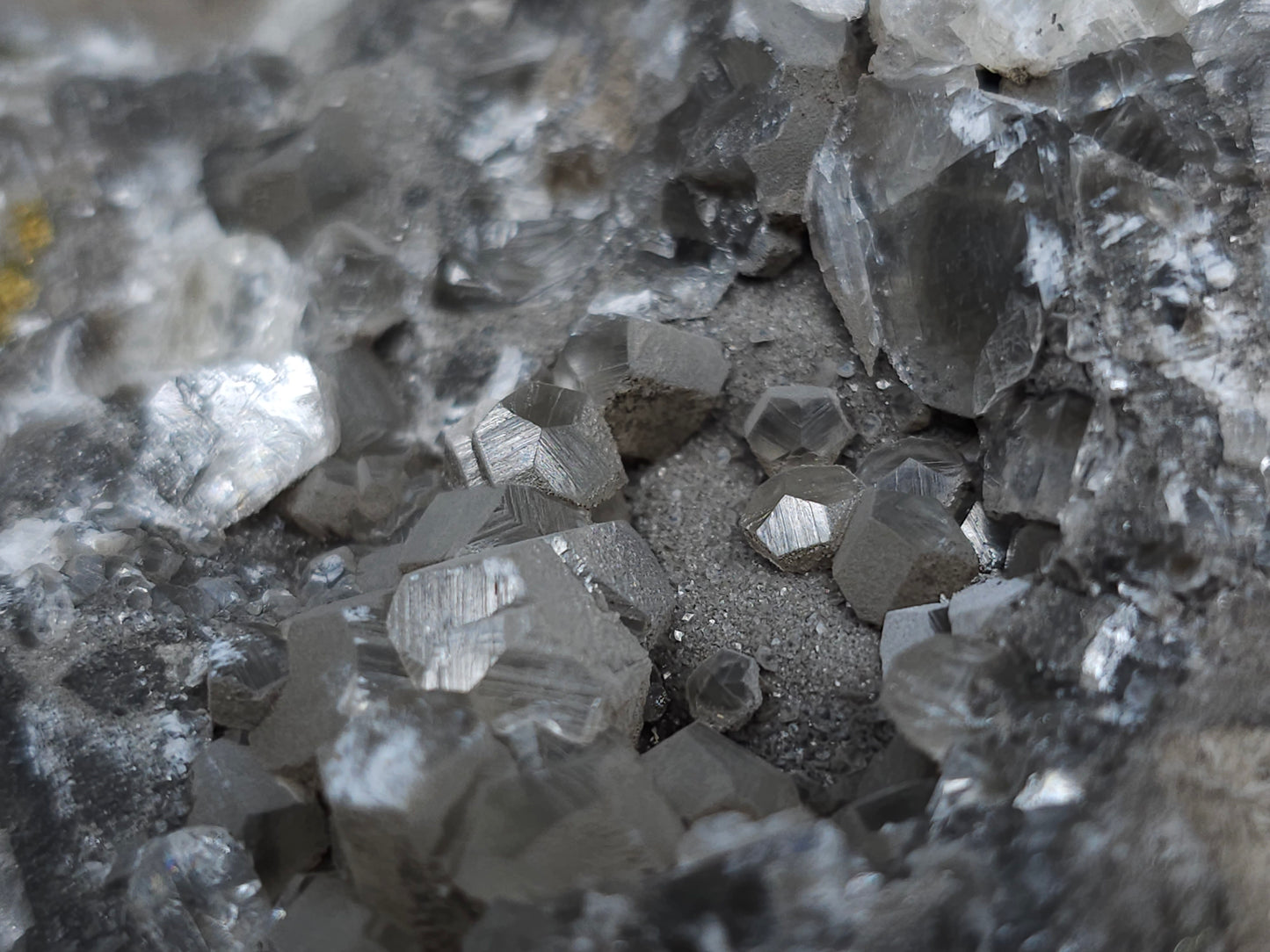 #33131 Super clear Nailhead Spar Calcite geode with Chalcopyrite ore and multiple small fossils in the matrix