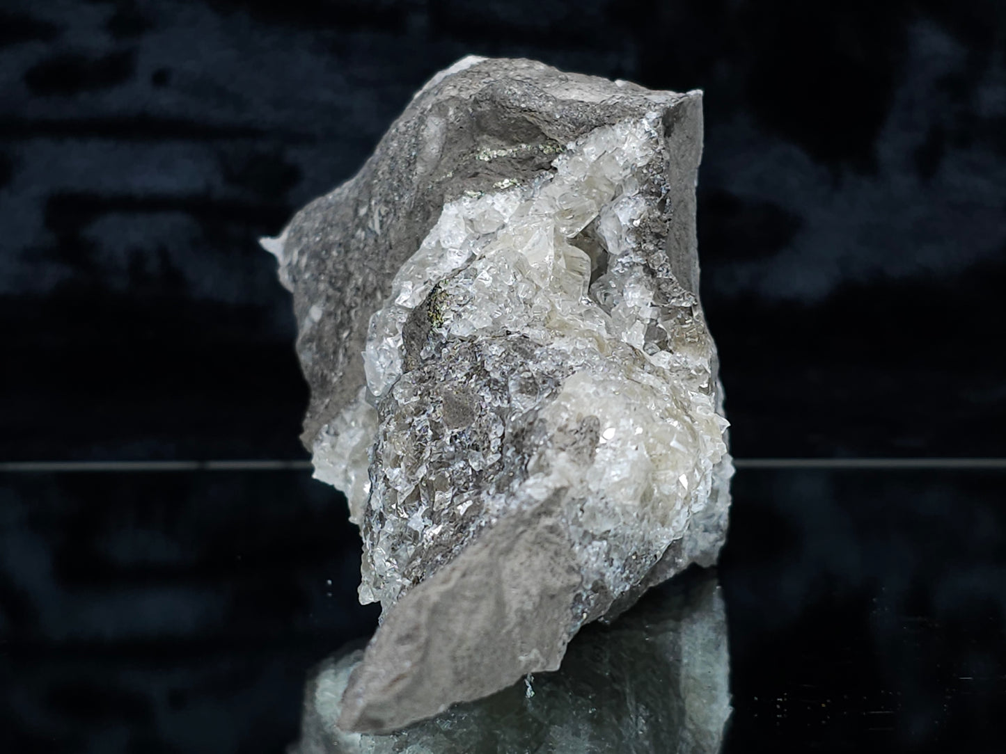 #33146 Super clear Nailhead Spar Calcite geode with Chalcopyrite ore and multiple small fossils in the matrix