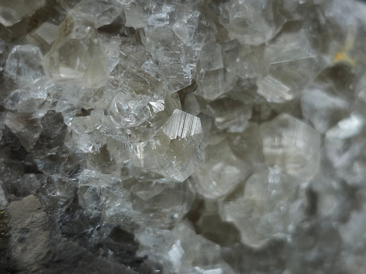 #33143 Super clear Nailhead Spar Calcite cluster with Chalcopyrite ore and multiple small fossils in the matrix