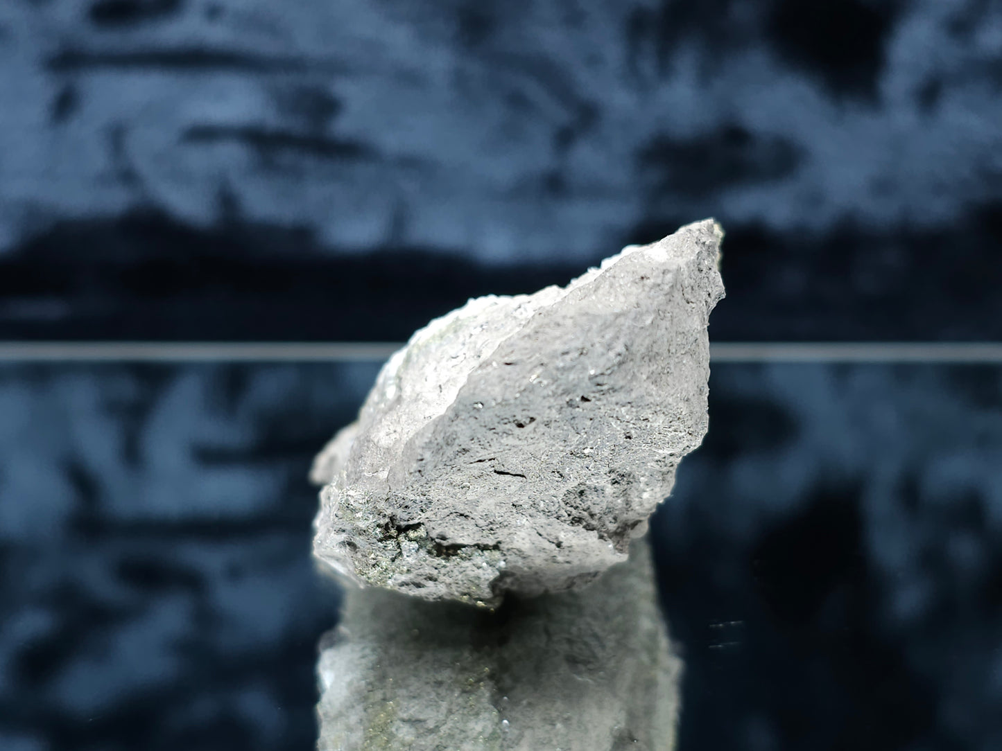 #33140 Super clear Nailhead Spar Calcite cluster with Chalcopyrite ore and multiple small fossils in the matrix