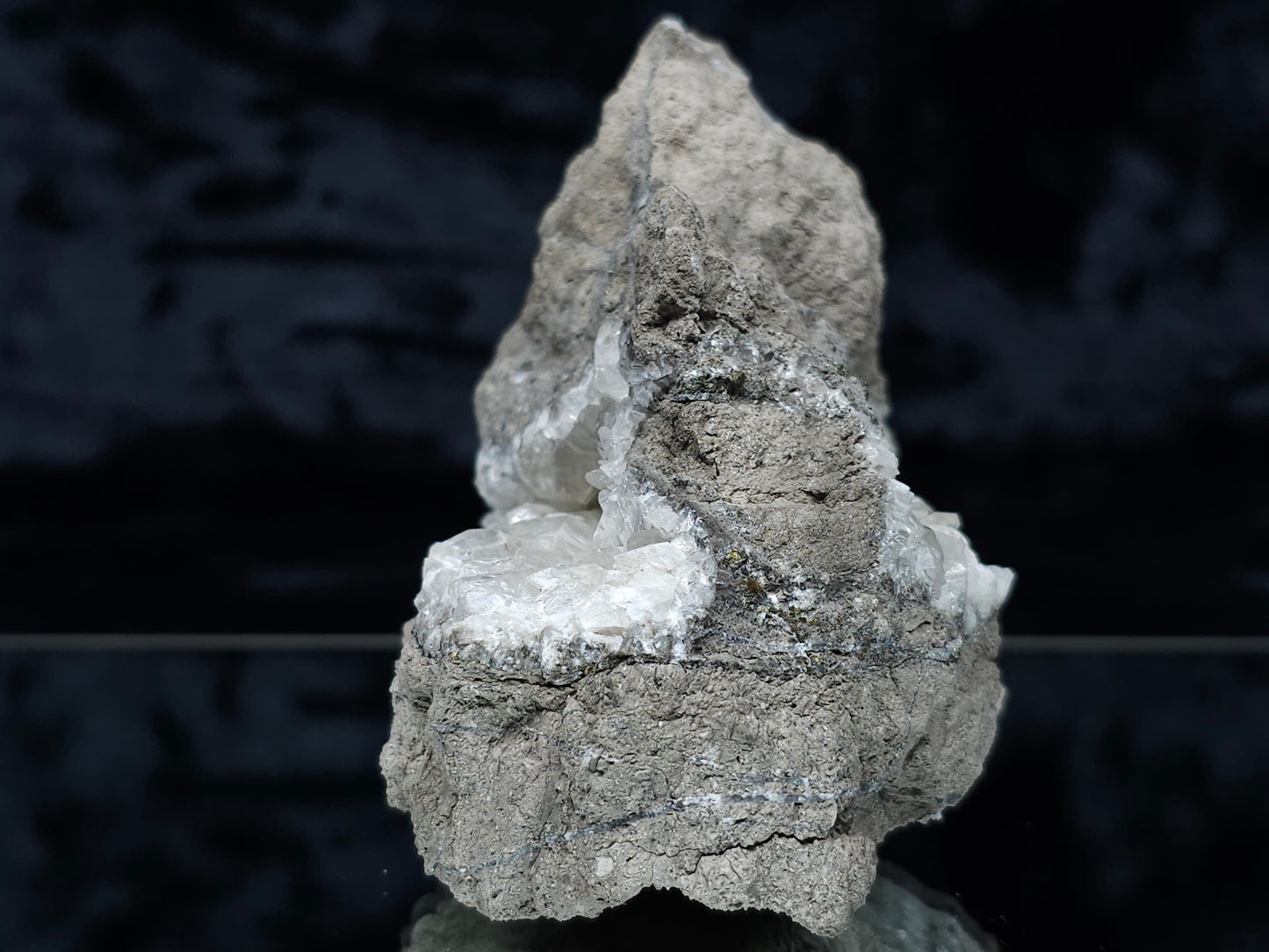 #33135 Super clear Nailhead Spar Calcite cluster with Chalcopyrite ore and multiple small fossils in the matrix